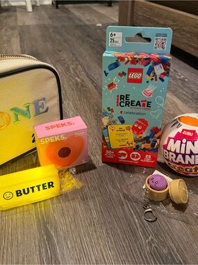 Things to do! Speks squishy (HTF heart) minibrand, squishy keychains  -
